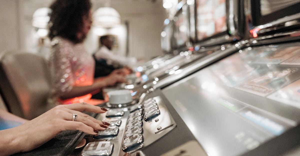 Темное изображение игрового автомата Sugar Rush с мрачными тонами